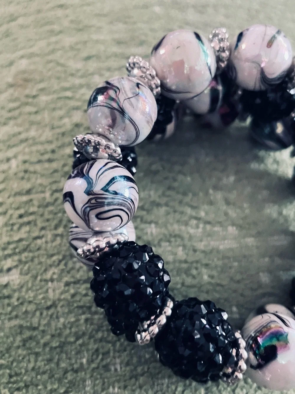 Marbled White & Black Bead on Memory Wire Stretch Bracelet